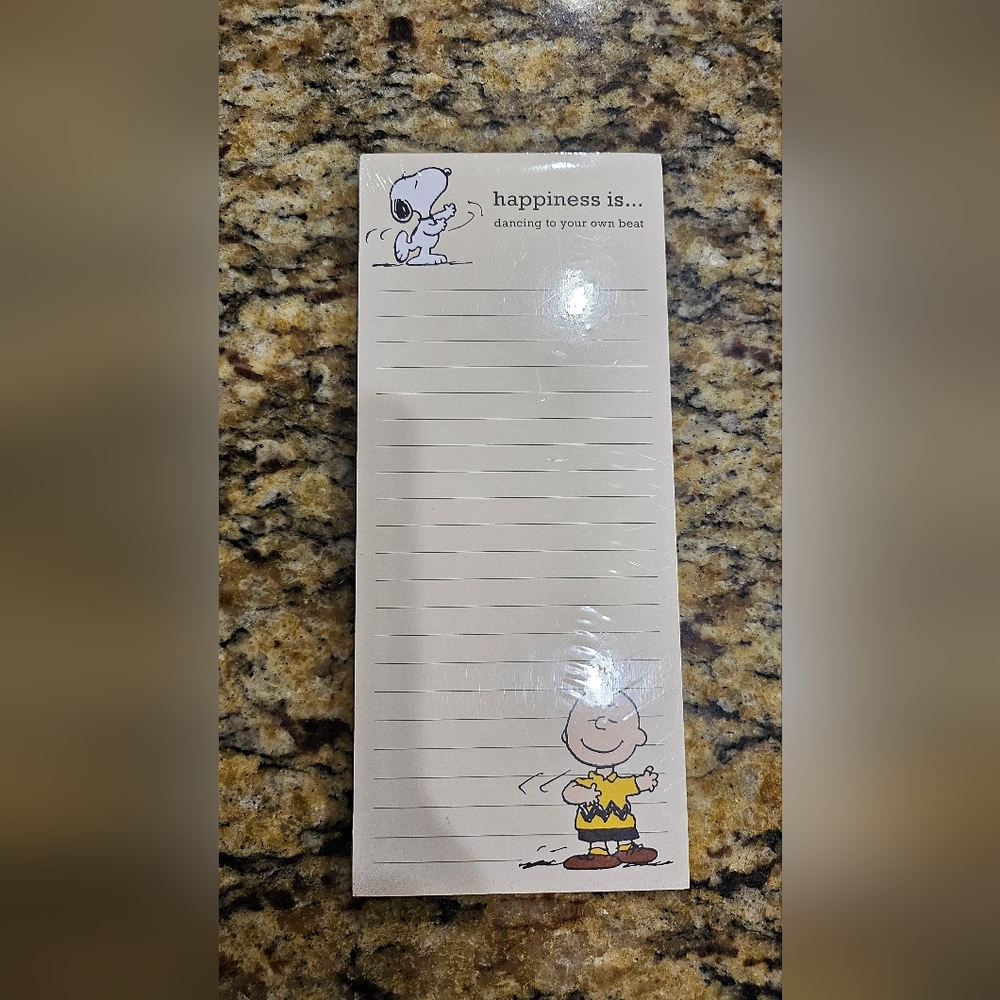 Peanuts Snoopy and Charlie Brown Notepad